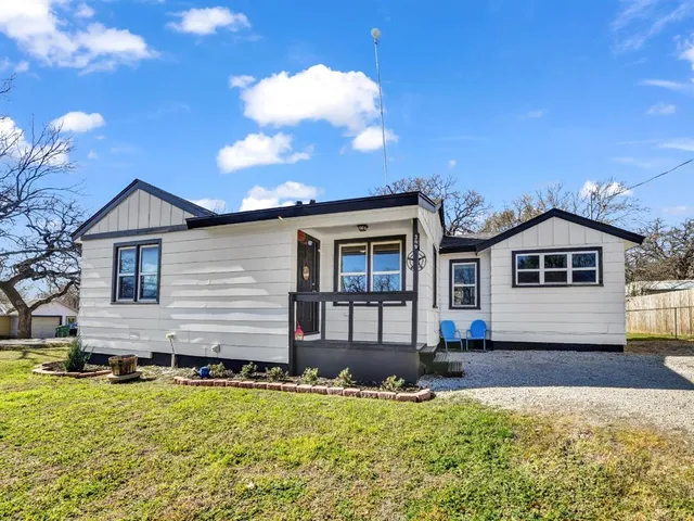 $249,000 | 309 North Cedar Street, Springtown, TX 76082