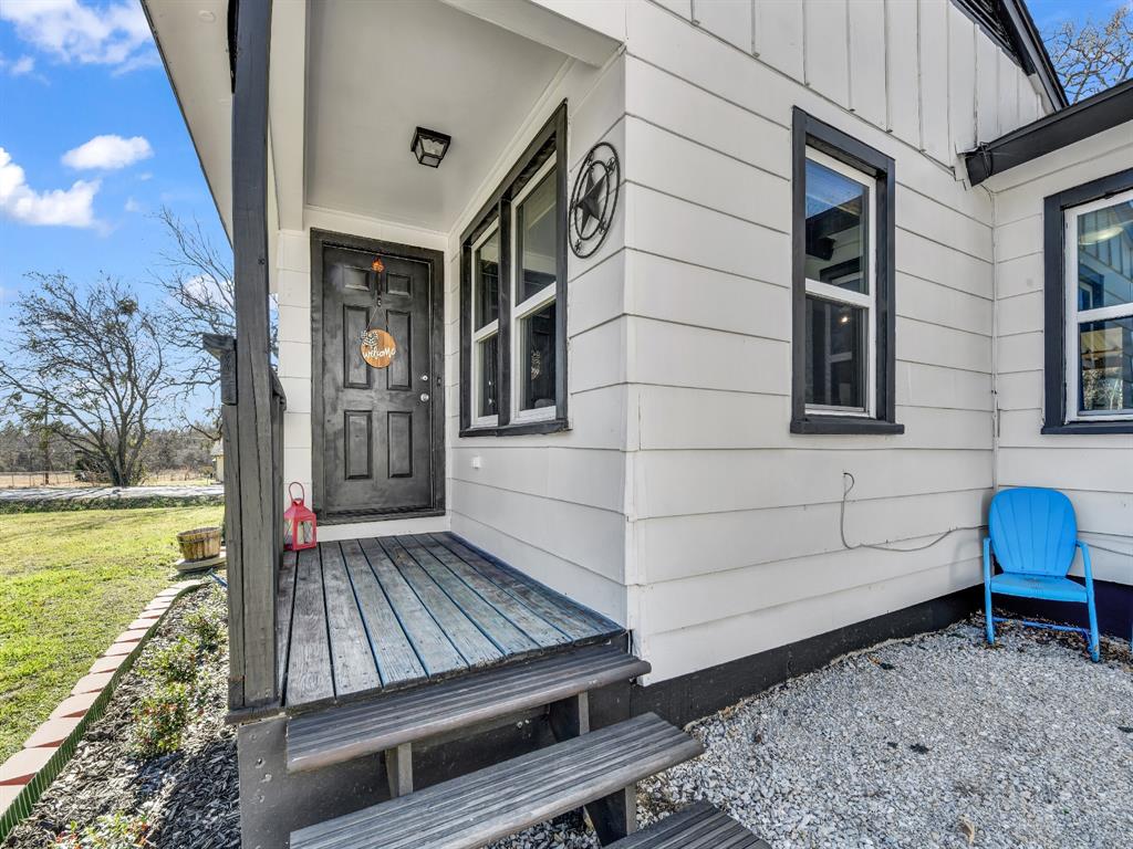 309 North Cedar Street Springtown, TX 76082 - Photo 2 of 22