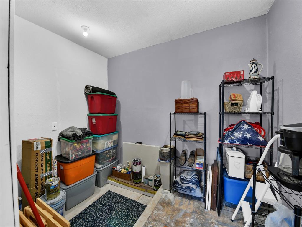 309 North Cedar Street Springtown, TX 76082 - Photo 9 of 22