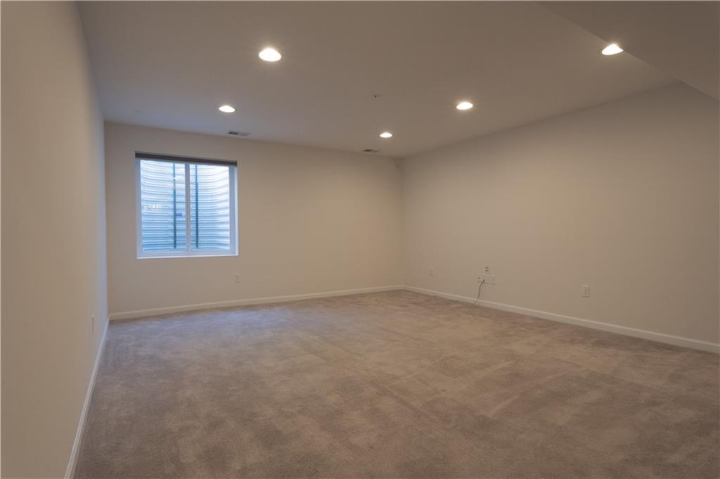 302 Maple Ridge Drive Canonsburg, PA 15317 - Photo 24 of 29 Gallery Image 24