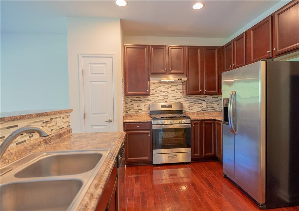 302 Maple Ridge Drive Canonsburg, PA 15317 - Photo 9 of 29 Gallery Image 9
