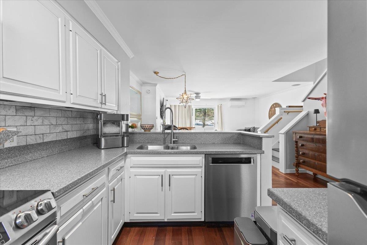 33 Harbor View Road, Unit 906 South Burlington, VT 05403 - Photo 12 of 44