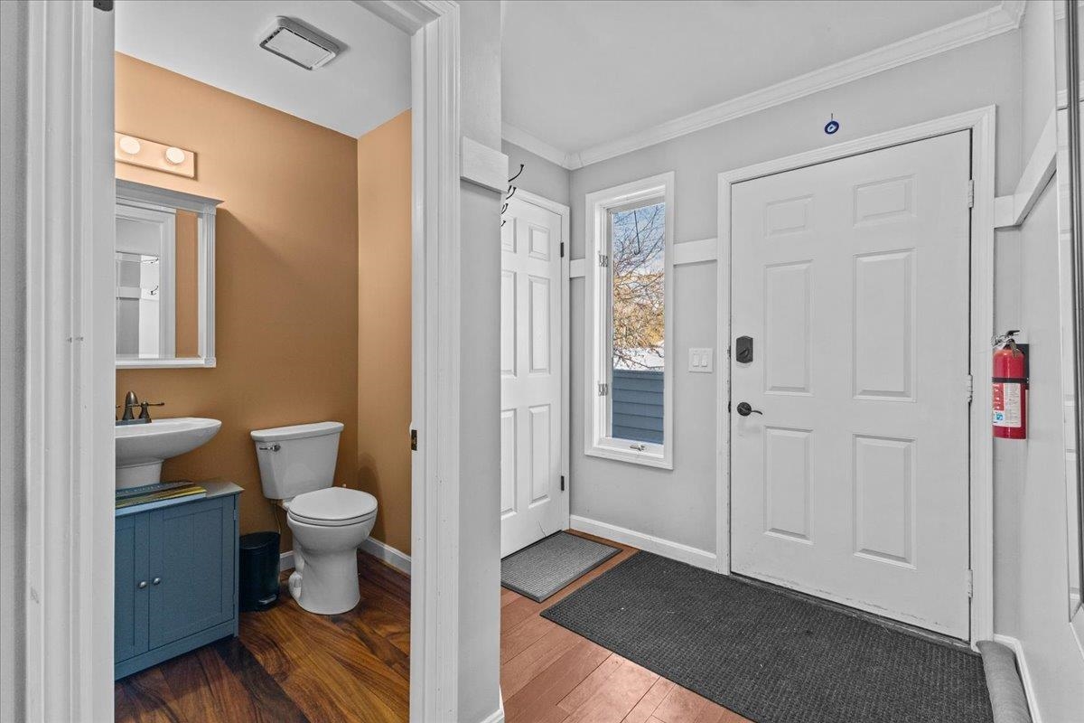 33 Harbor View Road, Unit 906 South Burlington, VT 05403 - Photo 4 of 44