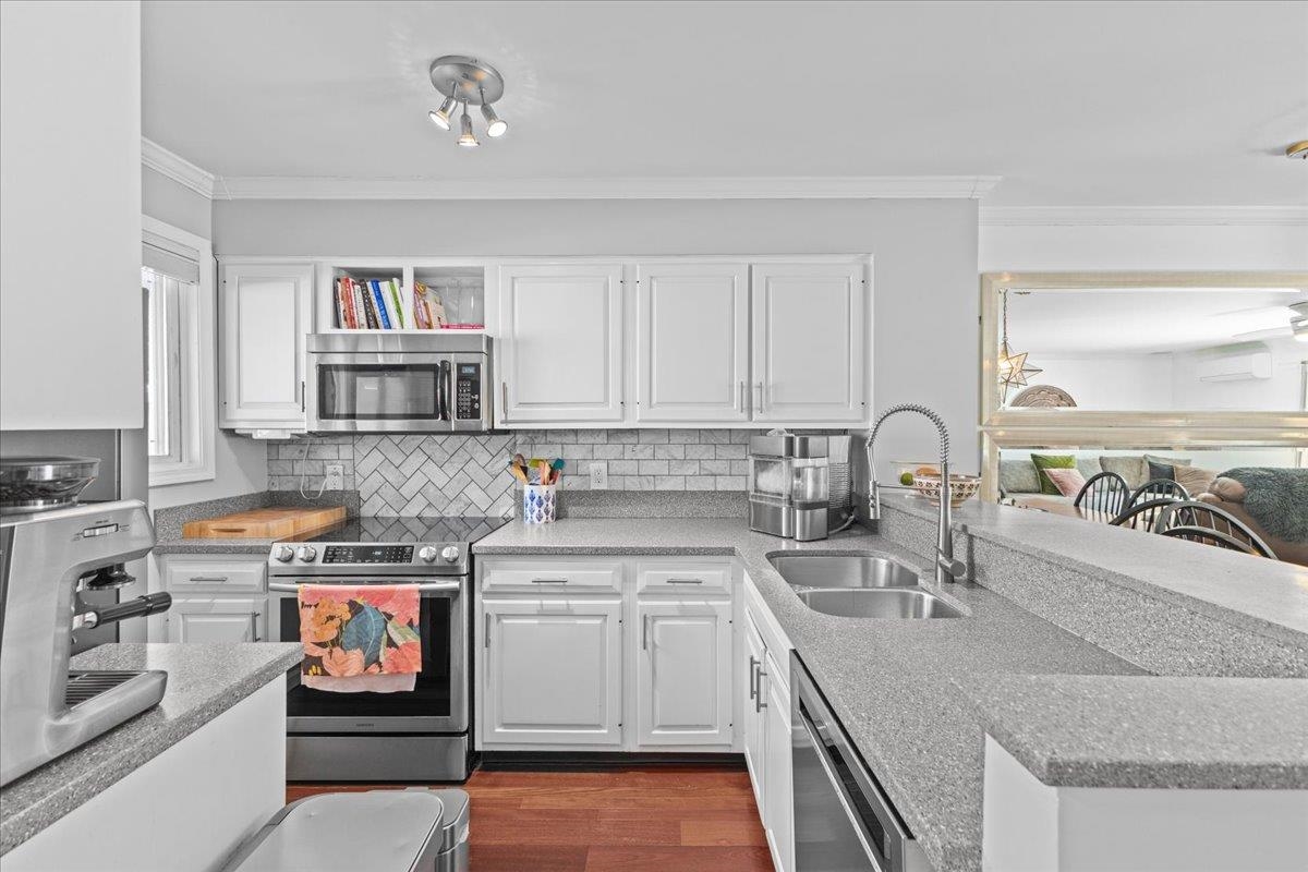 33 Harbor View Road, Unit 906 South Burlington, VT 05403 - Photo 6 of 44