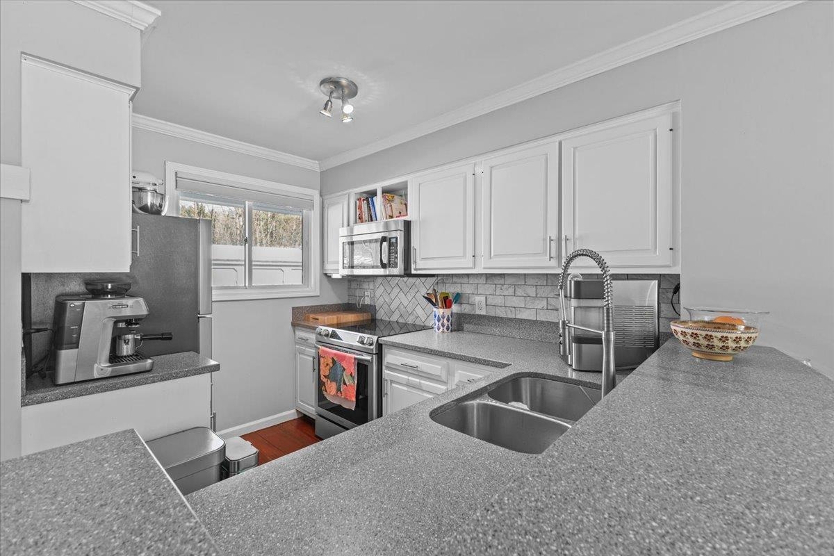 33 Harbor View Road, Unit 906 South Burlington, VT 05403 - Photo 7 of 44