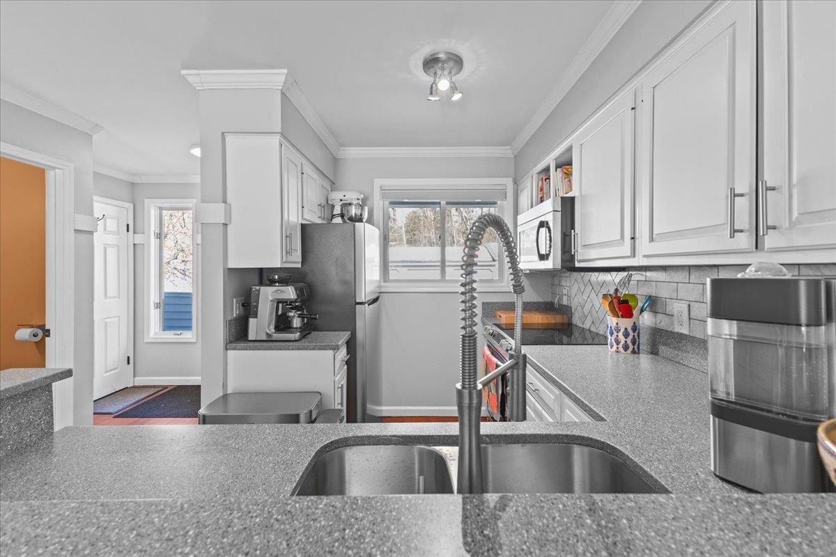 33 Harbor View Road, Unit 906 South Burlington, VT 05403 - Photo 8 of 44