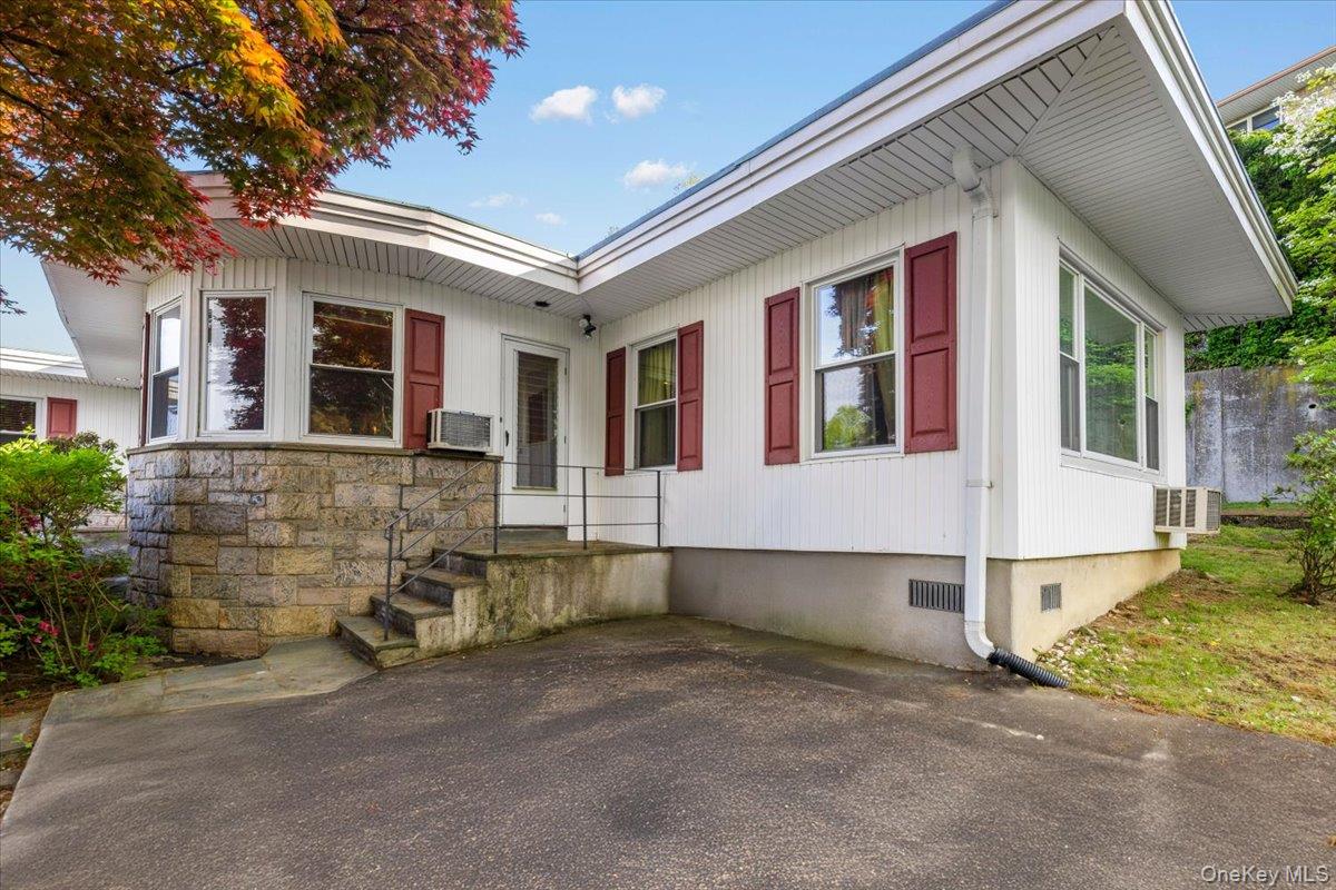 11 Malvern Road Scarsdale, NY 10583 - Photo 17 of 20