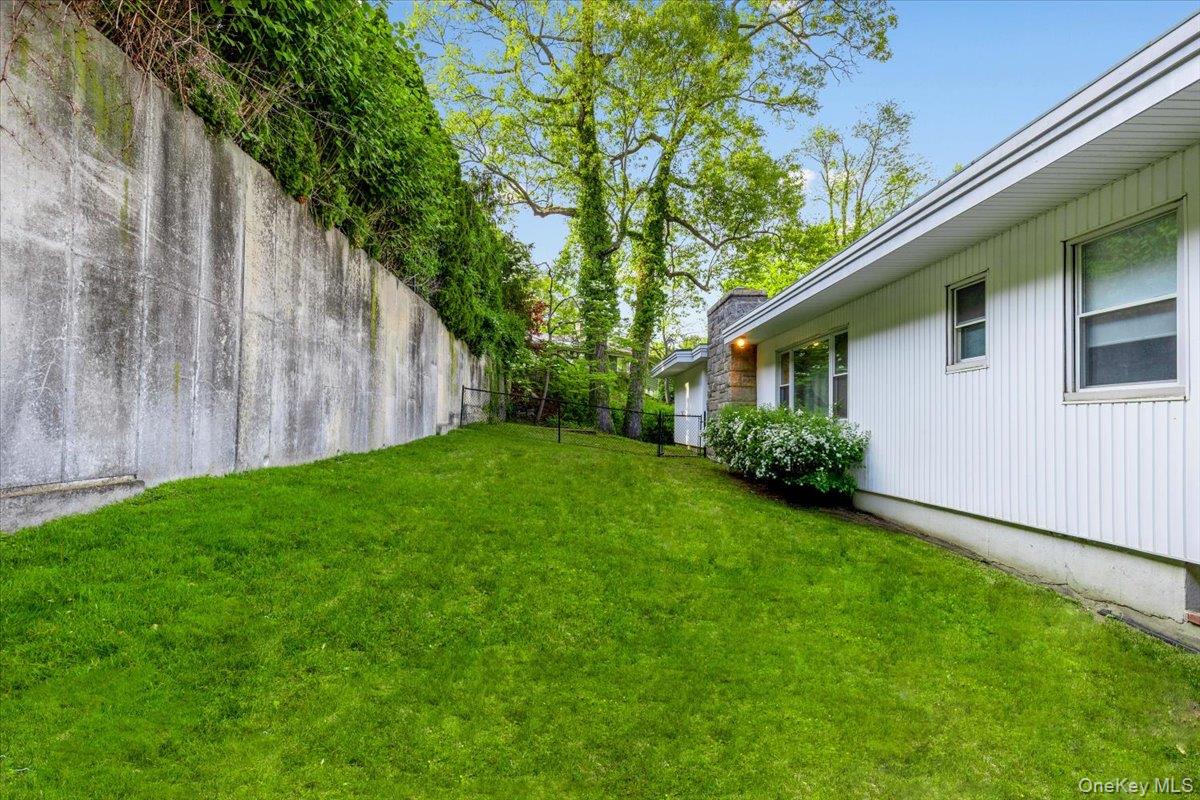 11 Malvern Road Scarsdale, NY 10583 - Photo 18 of 20