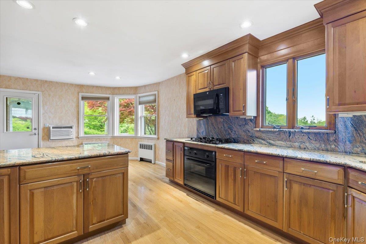 11 Malvern Road Scarsdale, NY 10583 - Photo 3 of 20