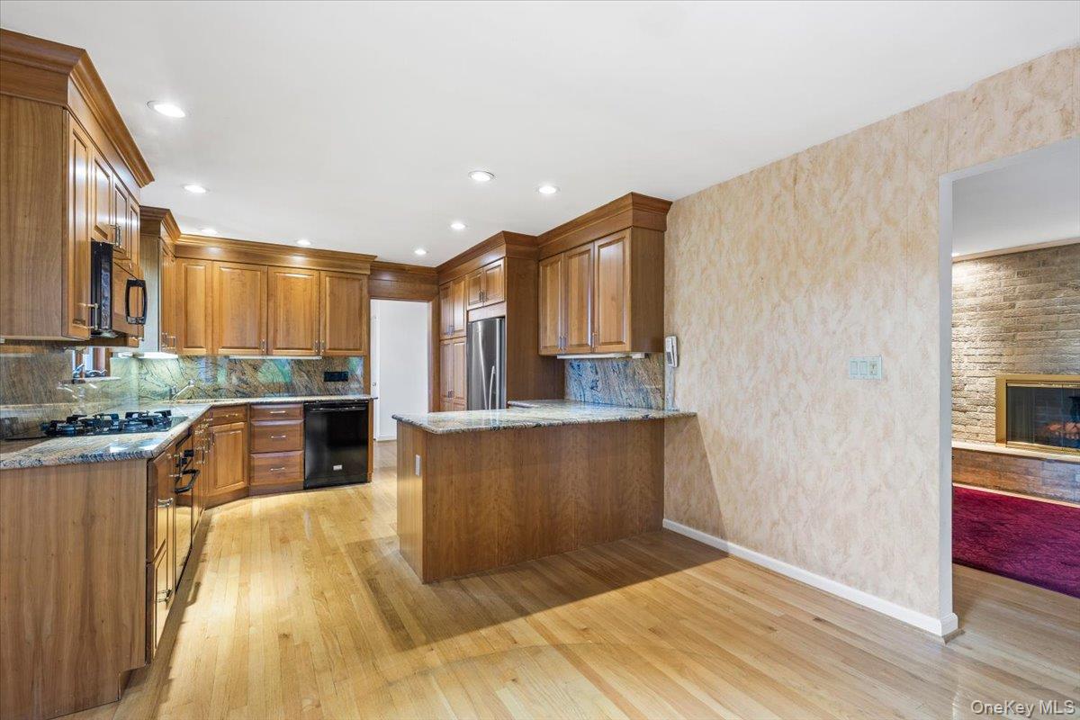11 Malvern Road Scarsdale, NY 10583 - Photo 5 of 20