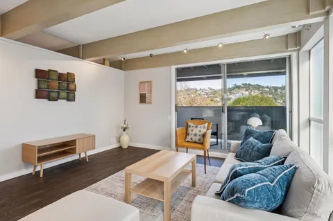$725,000 | 320 Vía Casitas, Unit 109, Greenbrae, CA 94904
