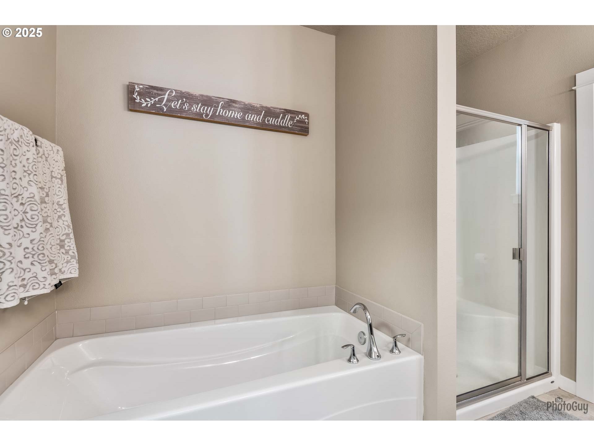 88454 Sproat Ranch Road Veneta, OR 97487 - Photo 23 of 48 Owner's Suite Bathroom