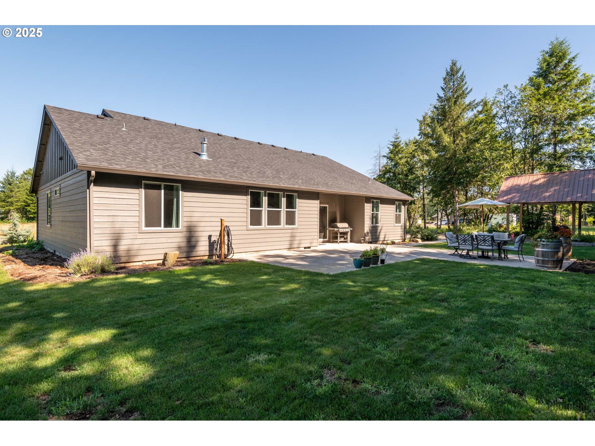 88454 Sproat Ranch Road Veneta, OR 97487 - Photo 40 of 48 Backyard