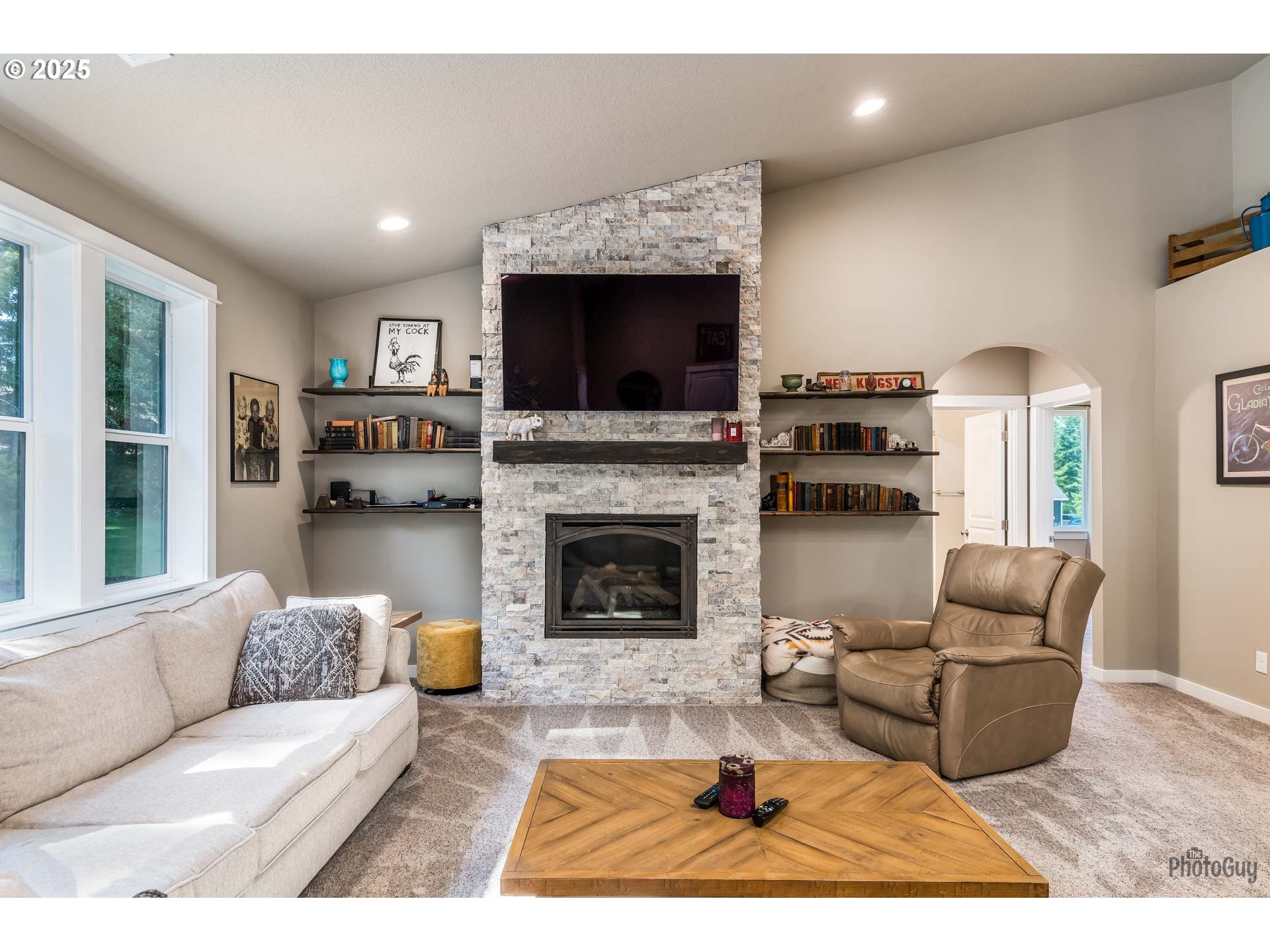 88454 Sproat Ranch Road Veneta, OR 97487 - Photo 7 of 48 Living Room