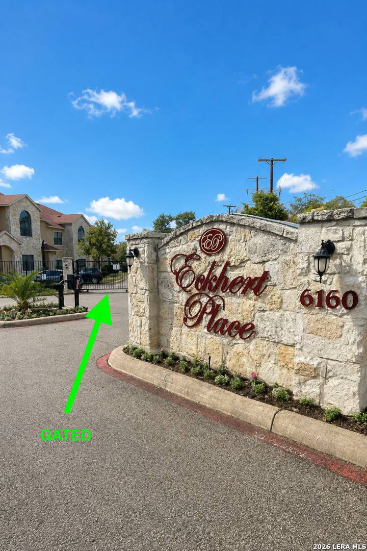 6160 Eckhert Road, Unit 804 San Antonio, TX 78240 - Photo 32 of 38 a view of a basketball court