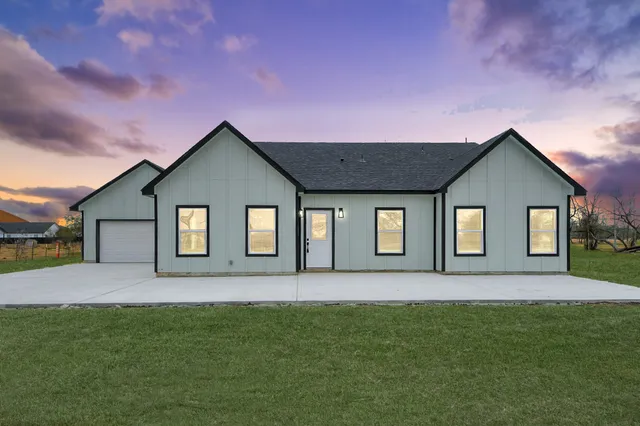 $510,000 | 39934 Garrett Road, Unit R, Brookshire, TX 77423