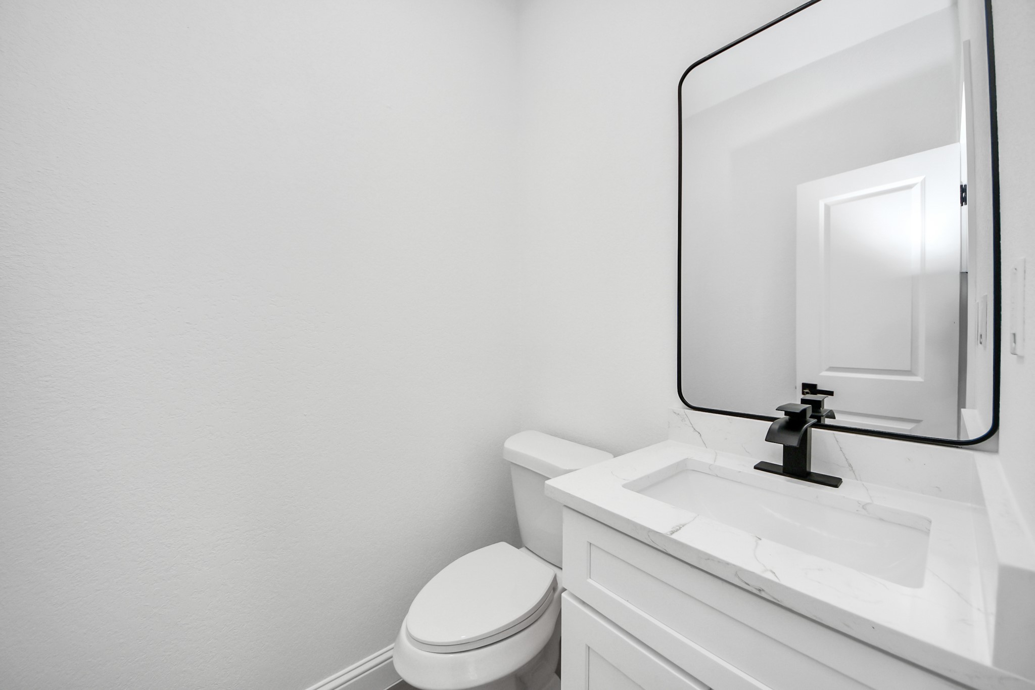 39934 Garrett Road, Unit R Brookshire, TX 77423 - Photo 17 of 50 Half bath