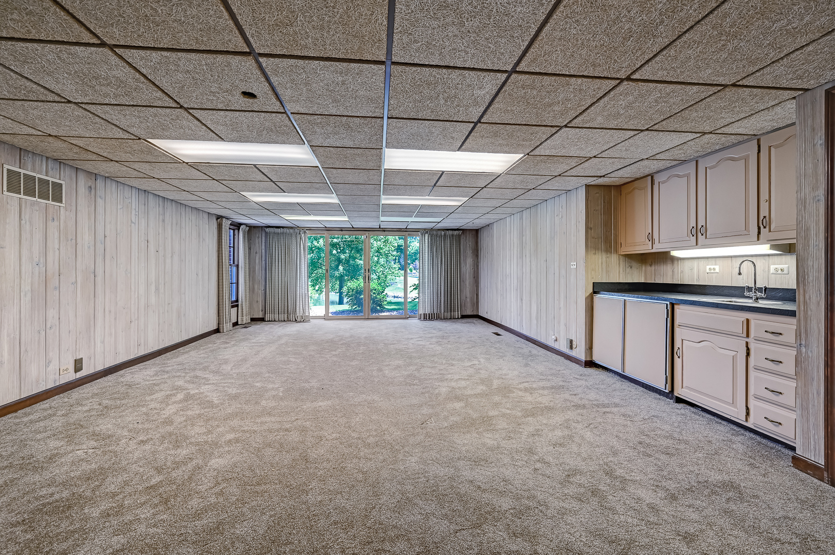 8857 Johnston Road Burr Ridge, IL 60527 - Photo 36 of 47 a view of a kitchen with cabinet and a dishwasher