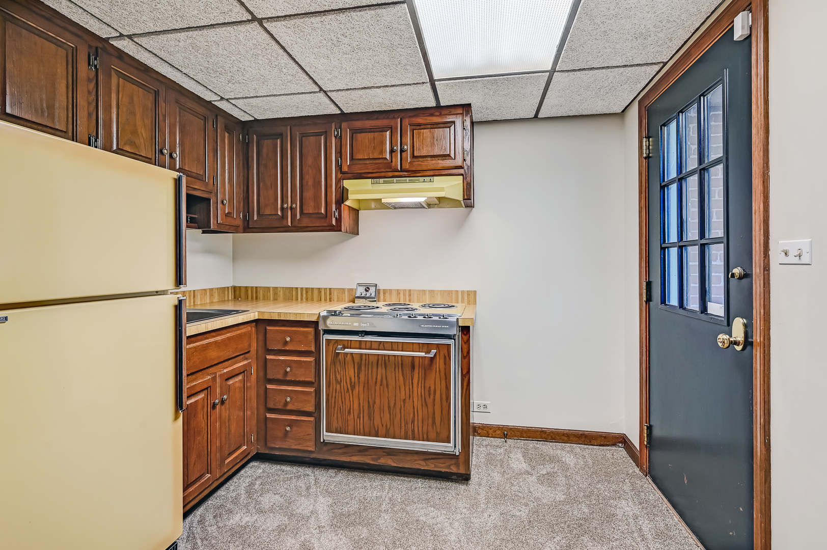 8857 Johnston Road Burr Ridge, IL 60527 - Photo 39 of 47 a kitchen with stainless steel appliances granite countertop a refrigerator a stove and a sink
