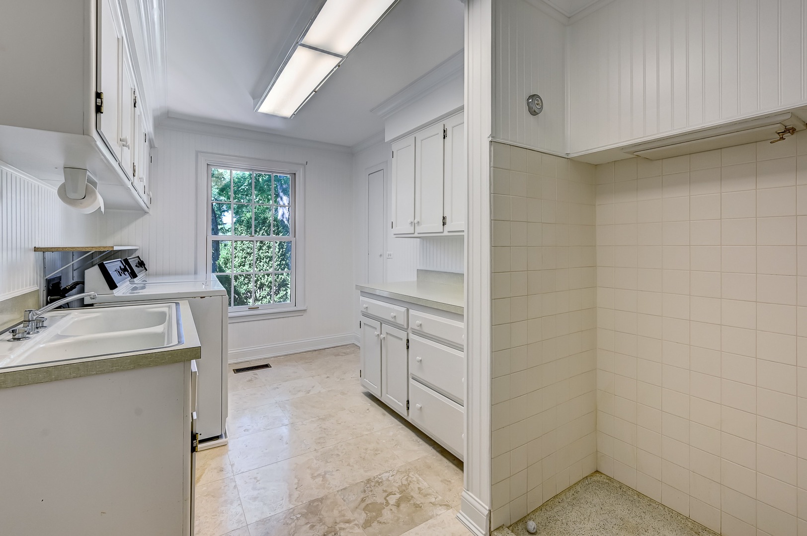 8857 Johnston Road Burr Ridge, IL 60527 - Photo 41 of 47 a room with a washer and dryer