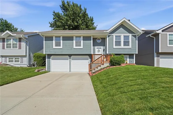 $315,000 | 11215 North Marsh Avenue, Kansas City, MO 64157