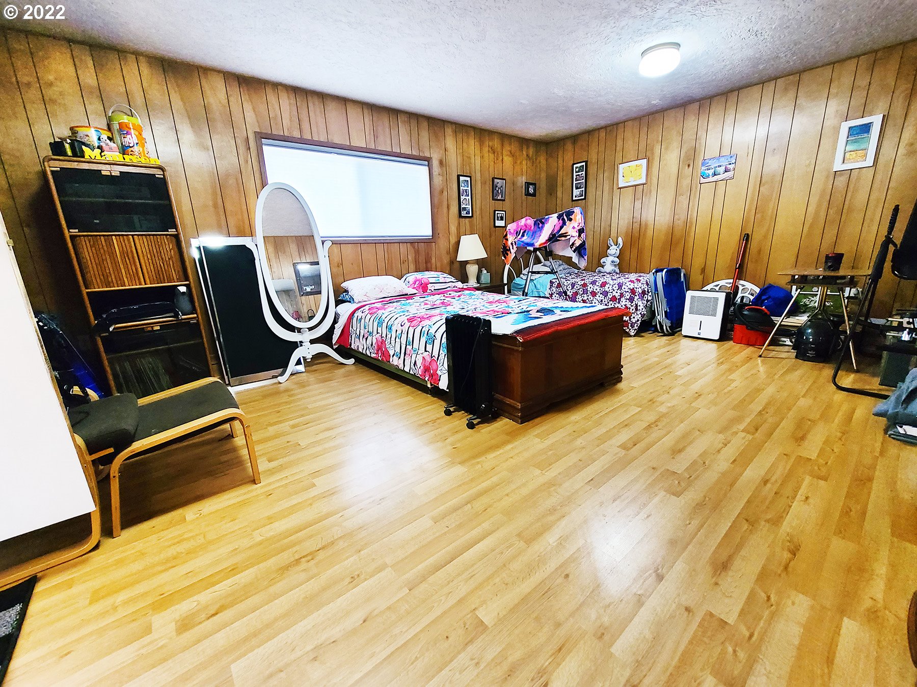 160 Roberson Road Woodland, WA 98674 - Photo 14 of 25 a bed room with furniture and a window