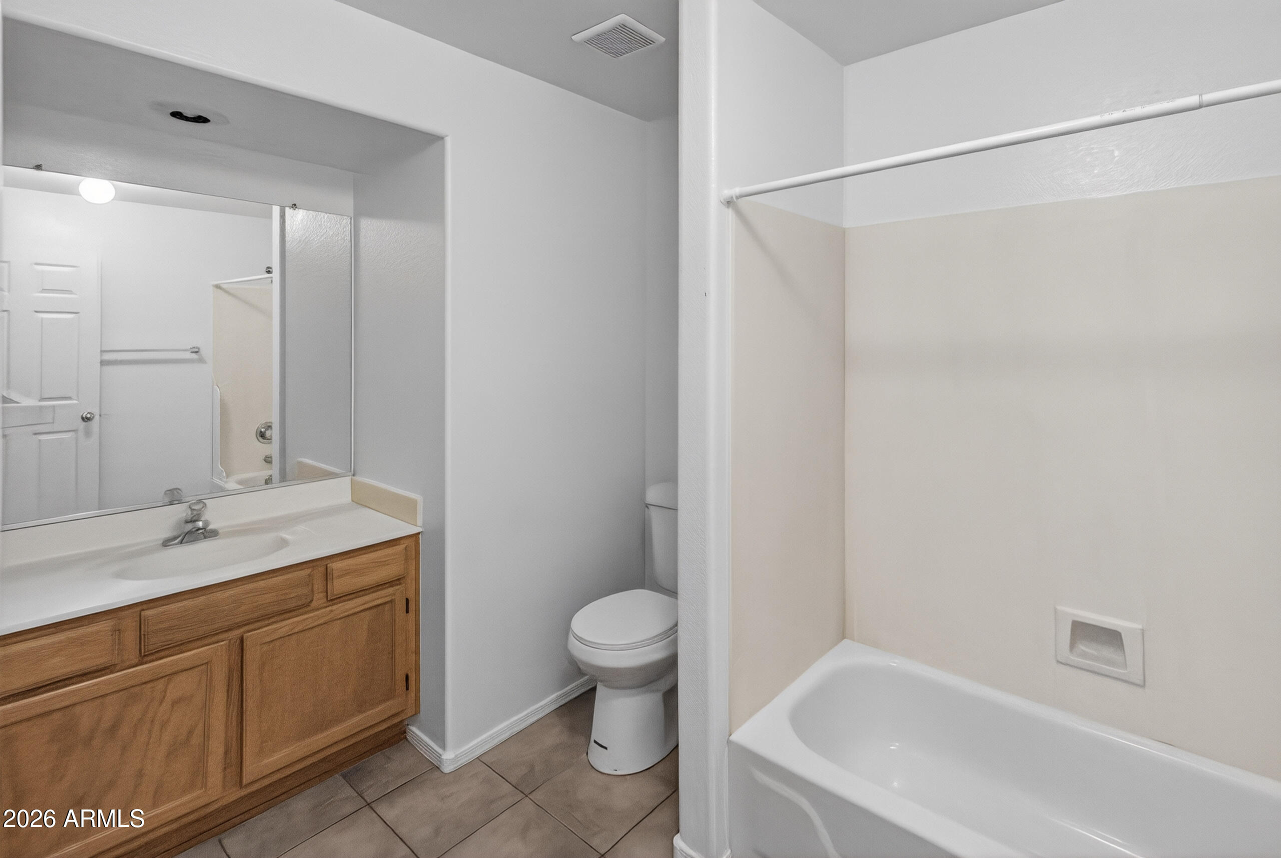 8916 West Davis Road Peoria, AZ 85382 - Photo 21 of 34 Hall bathroom