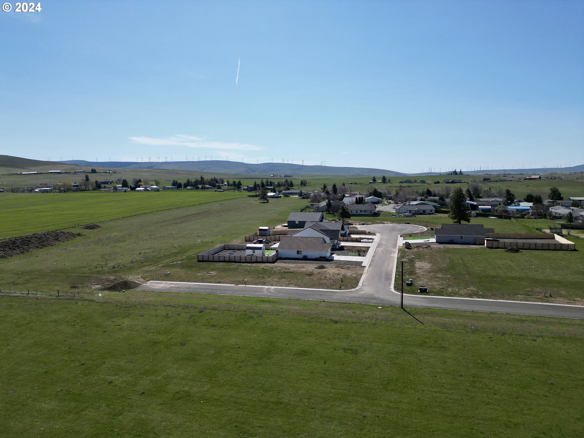Highland Court Goldendale, WA 98620 - Photo 3 of 22 a swimming pool with outdoor seating and yard