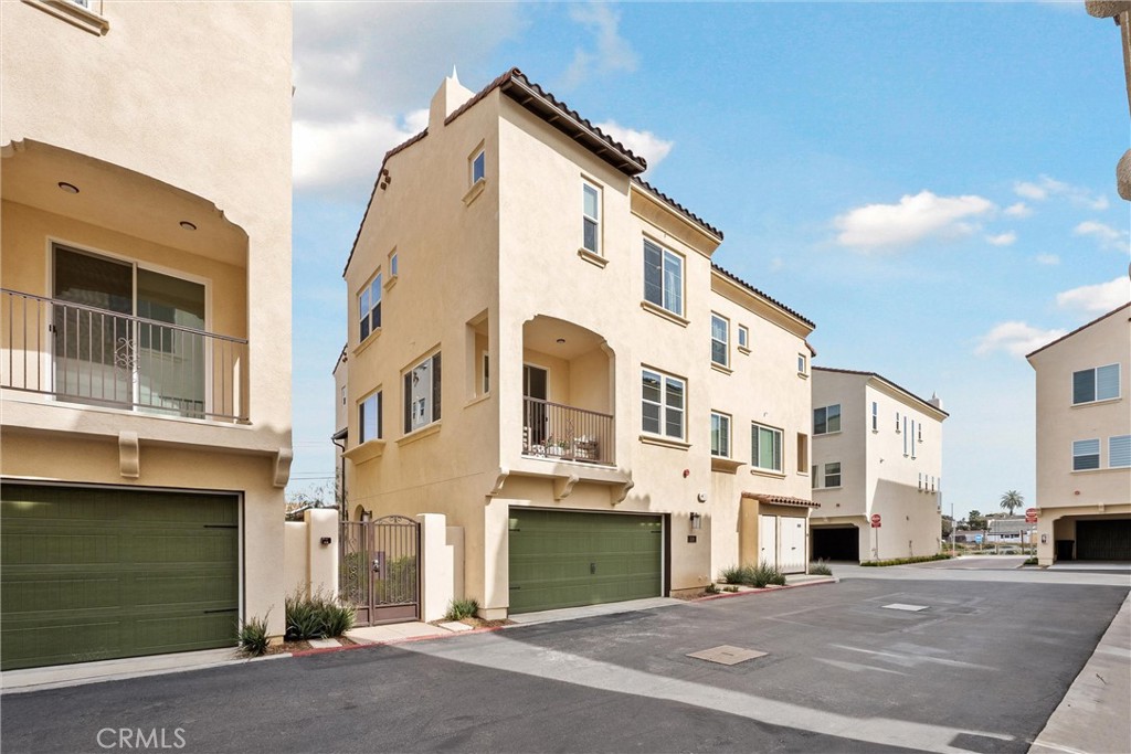 318 Ford Road Costa Mesa, CA 92627 - Photo 16 of 20 a front view of a large building