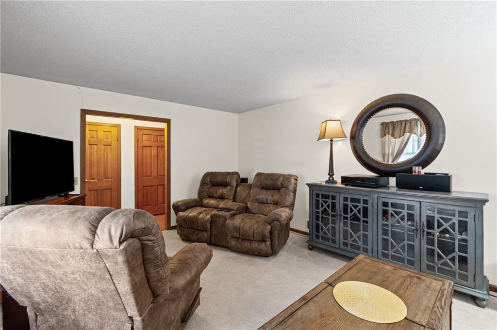 211 Rothrock Avenue Richmond, MO 64085 - Photo 4 of 32