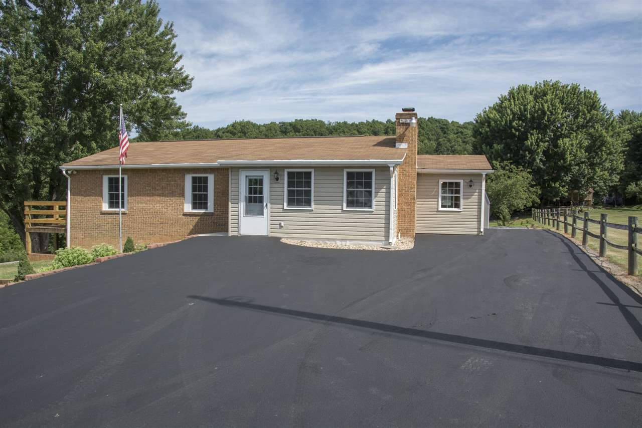 463 Watertower Road Penn Laird, VA 22846 - Photo 5 of 40 Gallery Image 5