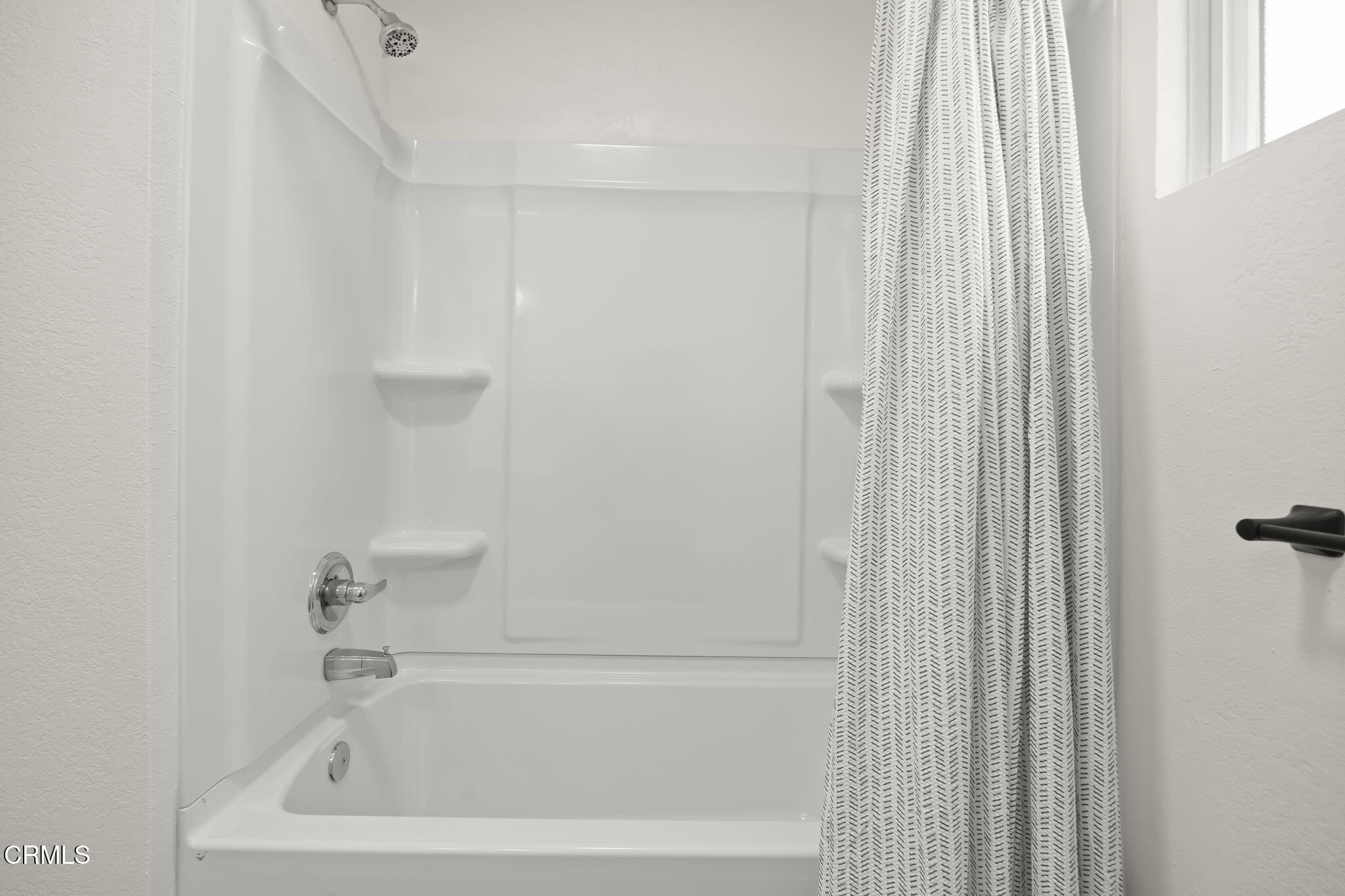 403 Burnham Road Oak View, CA 93022 - Photo 19 of 24 20-web-or-mls-Upmarketmedia_403Bur-63