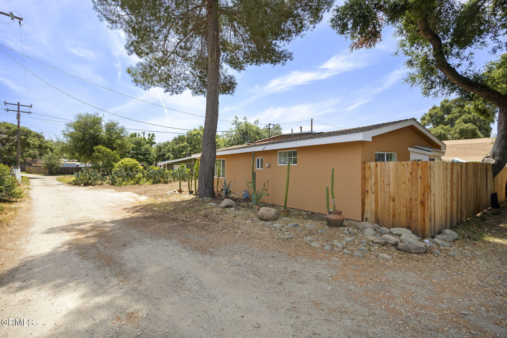 403 Burnham Road Oak View, CA 93022 - Photo 3 of 24 3-web-or-mls-Upmarketmedia_403Bur-7