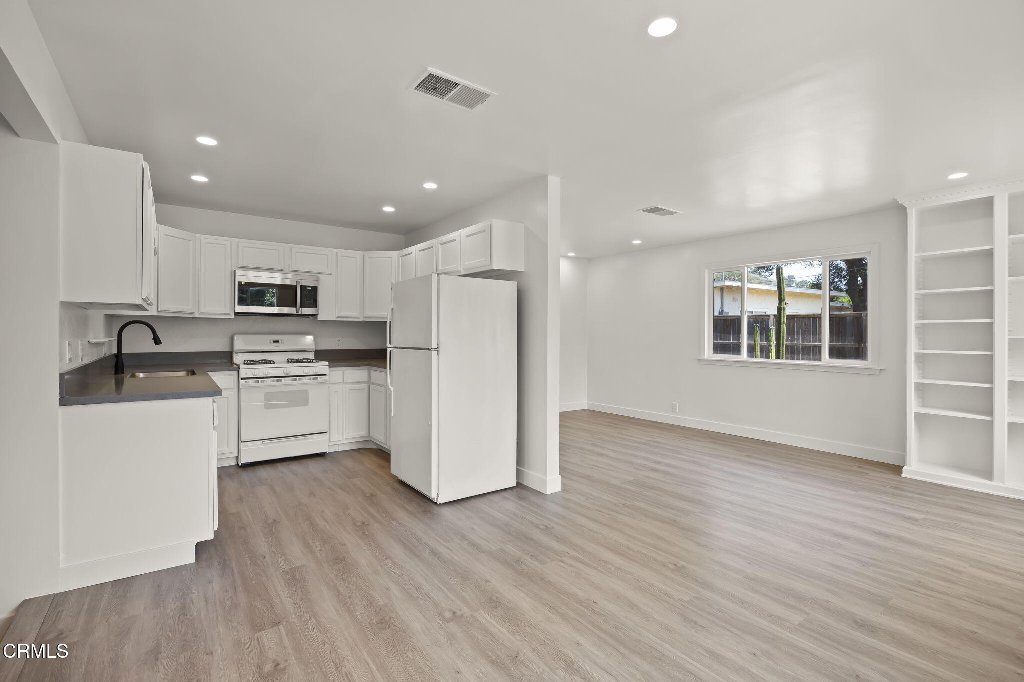 403 Burnham Road Oak View, CA 93022 - Photo 8 of 24 9-web-or-mls-Upmarketmedia_403Bur-27