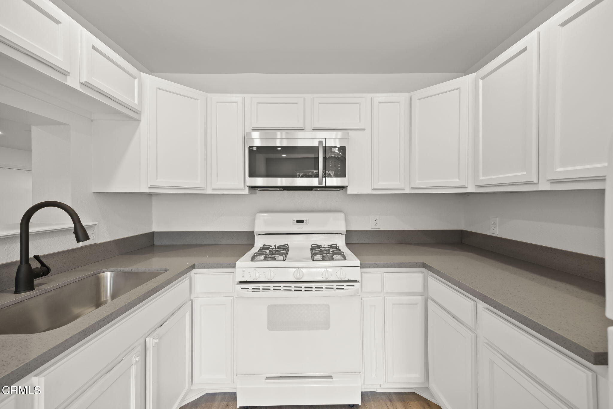 403 Burnham Road Oak View, CA 93022 - Photo 9 of 24 10-web-or-mls-Upmarketmedia_403Bur-30