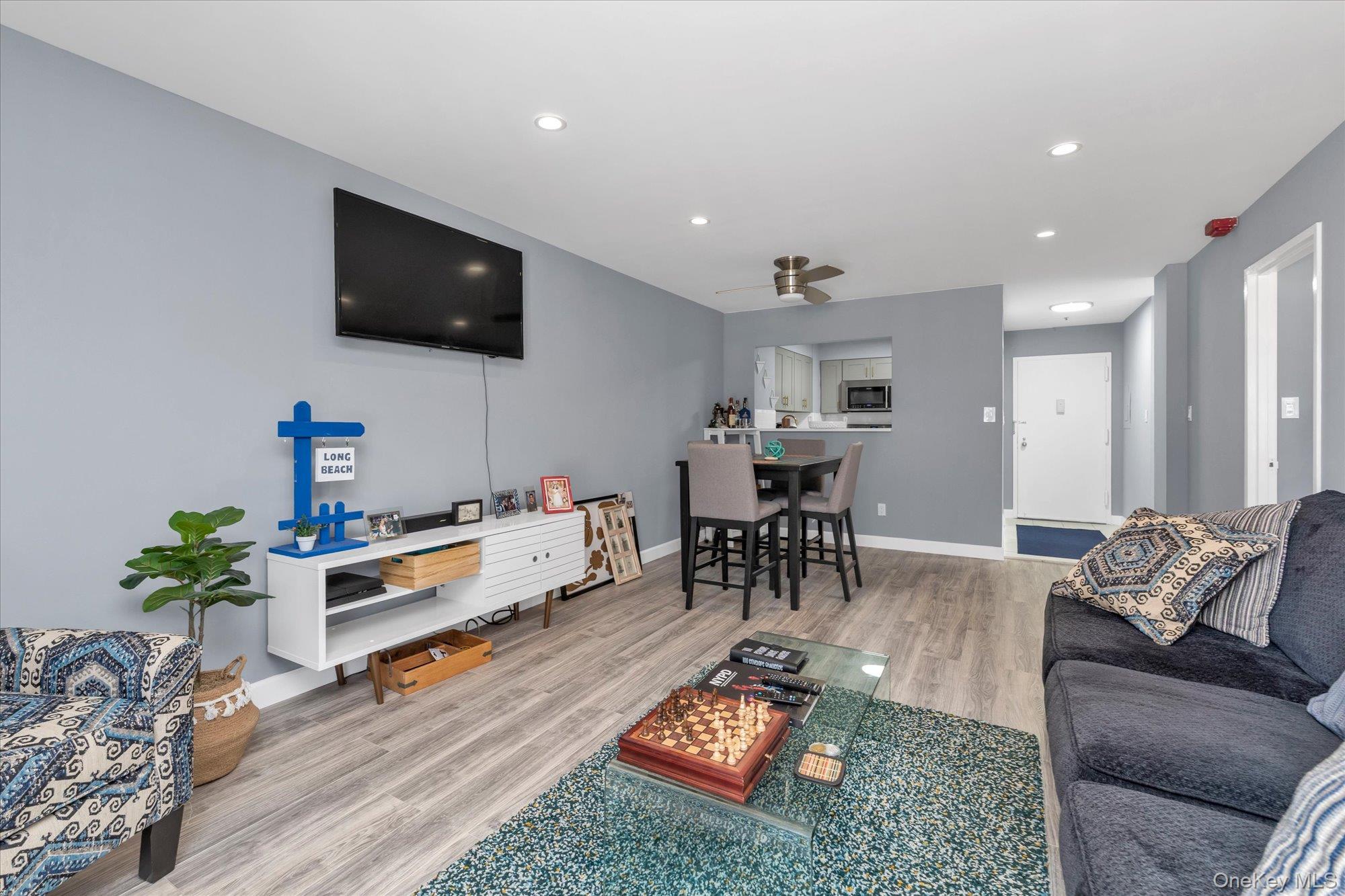 360 Shore Road, Unit 2C Long Beach, NY 11561 - Photo 4 of 23