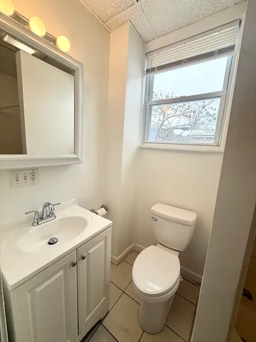 $3,000 | 117 Coburn Street, Unit 1, Lowell, MA 01850