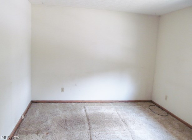 4814 Snow Road Cleveland, OH 44134 - Photo 7 of 15