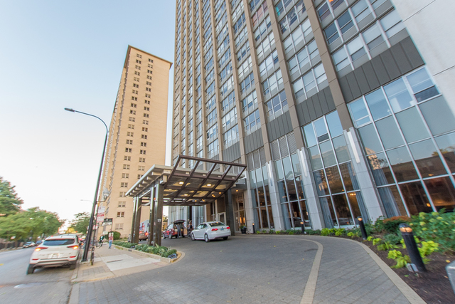 655 West Irving Park Road, Unit 2911 Chicago, IL 60613 - Photo 2 of 42