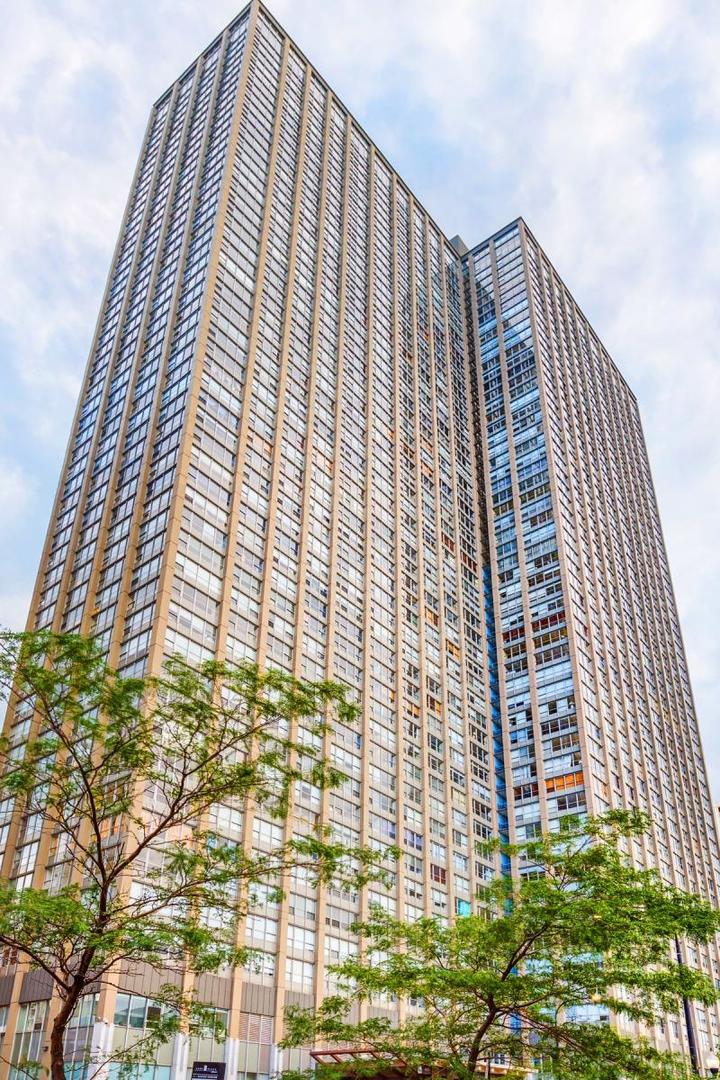 655 West Irving Park Road, Unit 2911 Chicago, IL 60613 - Photo 3 of 42 a view of a tall building