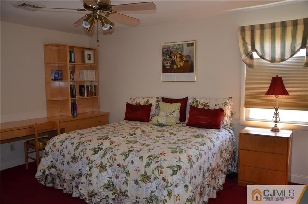 66 Hamlin Road Edison, NJ 08817 - Photo 21 of 25 Gallery Image 21