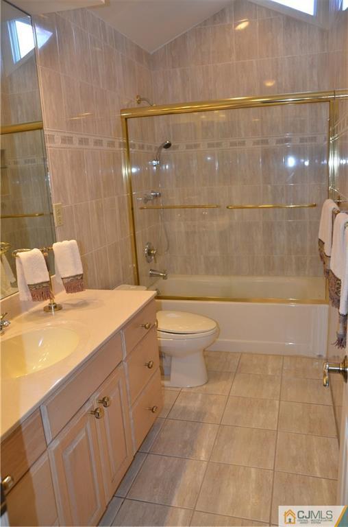 66 Hamlin Road Edison, NJ 08817 - Photo 4 of 25 Gallery Image 4