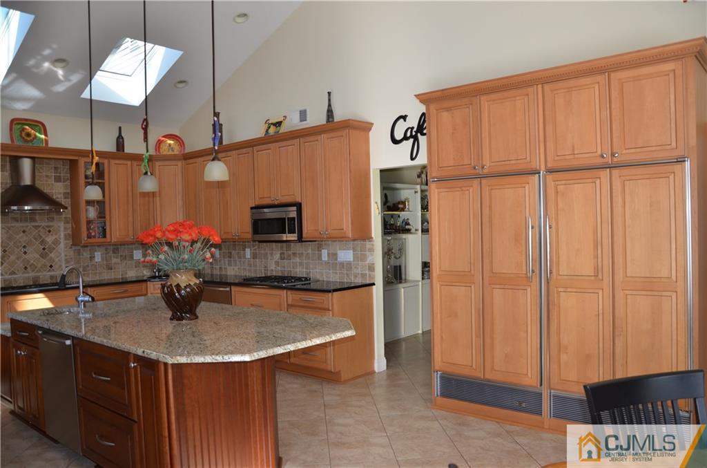 66 Hamlin Road Edison, NJ 08817 - Photo 7 of 25 Gallery Image 7