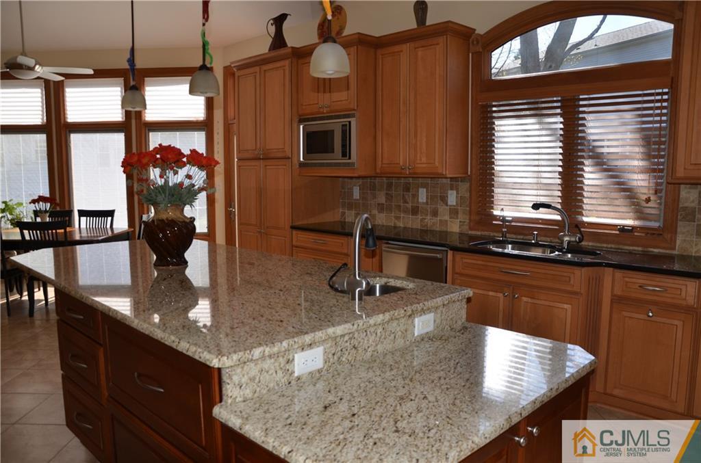 66 Hamlin Road Edison, NJ 08817 - Photo 9 of 25 Gallery Image 9