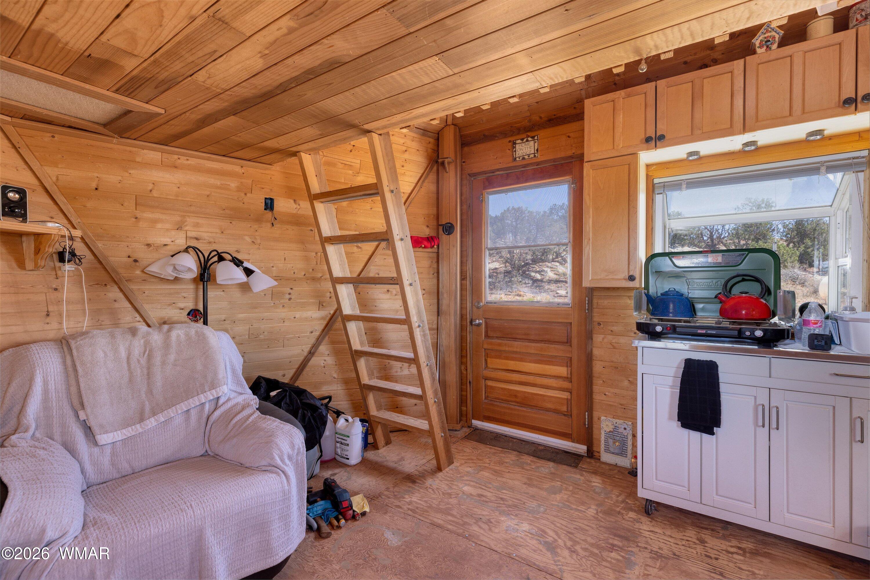 8338 Chipewa Trail Snowflake, AZ 85937 - Photo 10 of 29 Cabin Interior