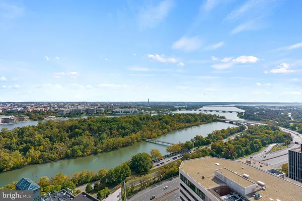 $785,000 | 1111 19th Street North, Unit 2110, Arlington, VA 22209