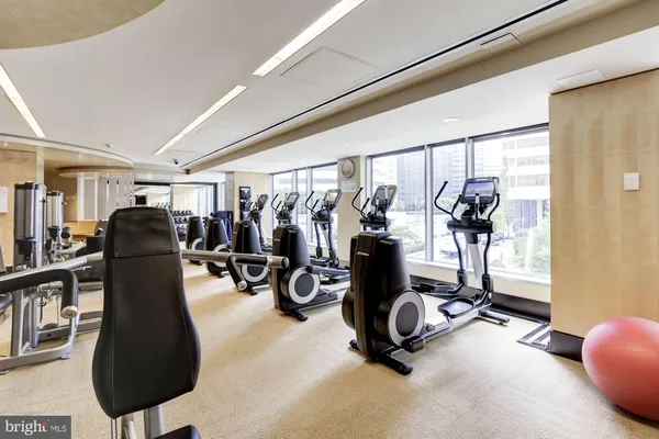 $785,000 | 1111 19th Street North, Unit 2110, Arlington, VA 22209