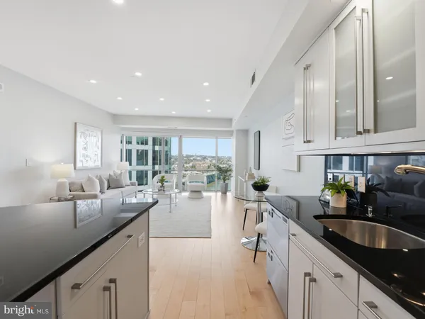 $785,000 | 1111 19th Street North, Unit 2110, Arlington, VA 22209