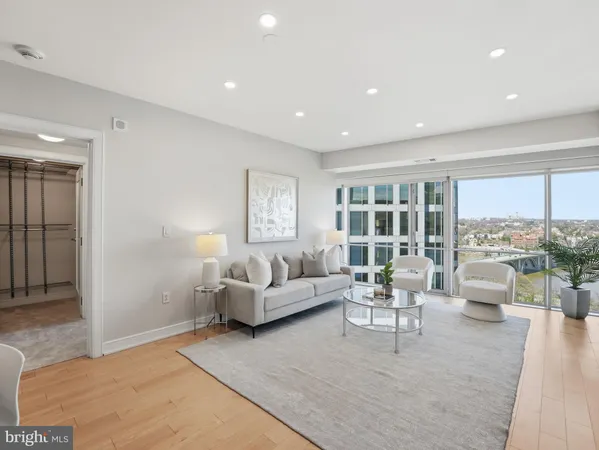 $785,000 | 1111 19th Street North, Unit 2110, Arlington, VA 22209