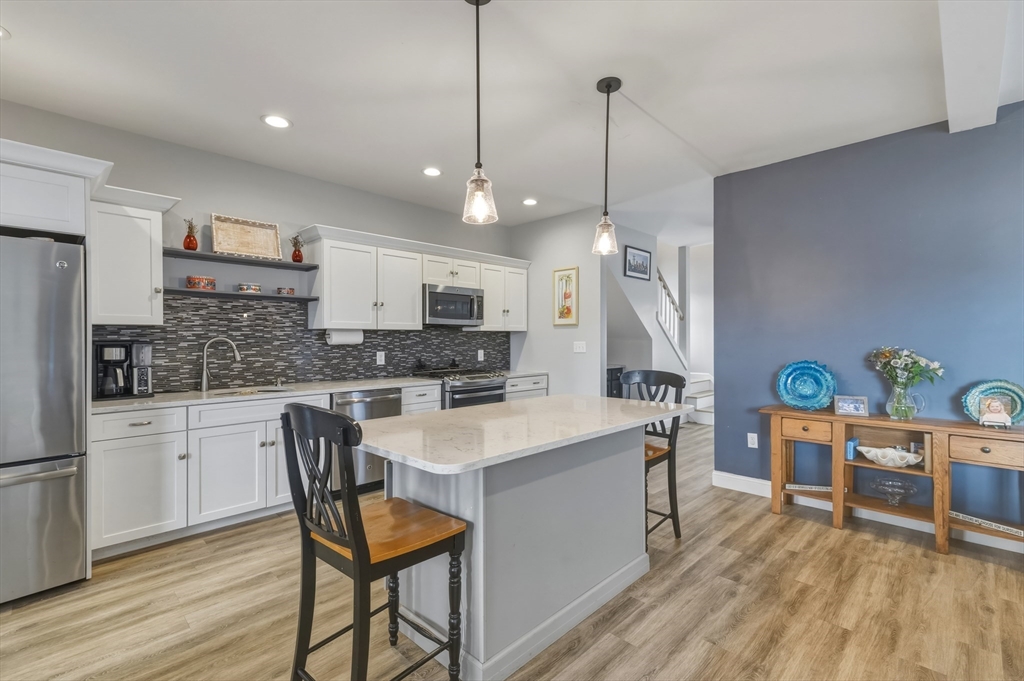 9 Oliver Road Weymouth, MA 02189 - Photo 7 of 41